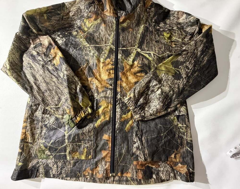 Game Winner M/L Camo Zip Front Coveralls Hunting Suit Leaf Print Outdoor